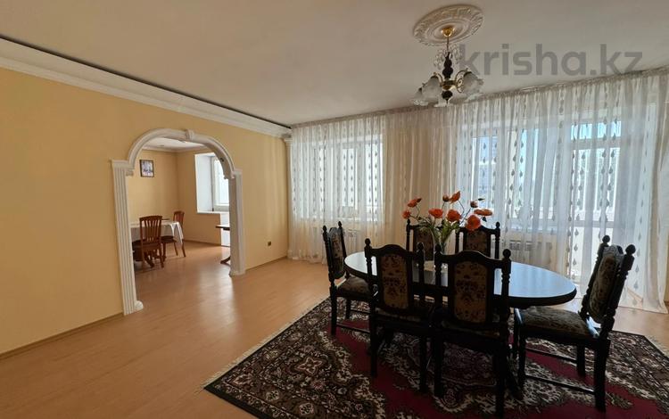 4-комнатная квартира · 236 м² · 4/5 этаж, абылхаирхана за 83 млн ₸ в Актобе — фото 7