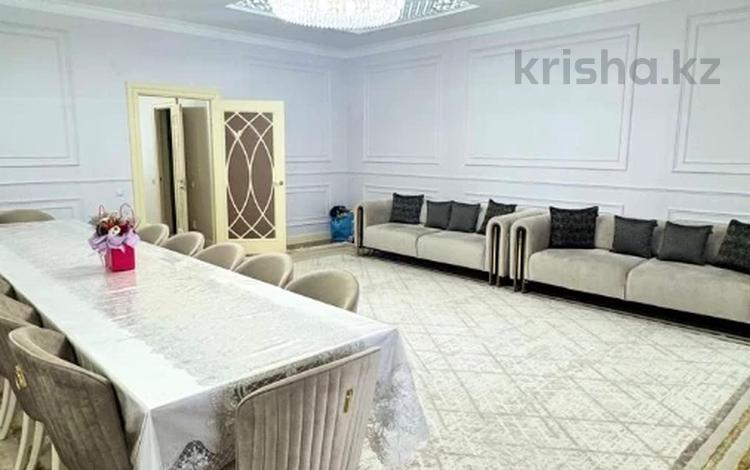 8-комнатная квартира · 330 м² · 1/4 этаж, мкр. Алтын орда, Мангилик Ел за 124 млн ₸ в Актобе — фото 2