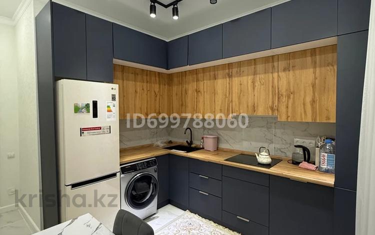 2-комнатная квартира · 85 м² · 8/15 этаж, 17-й мкр, ​17-й микрорайон 6 за 44 млн ₸ в Актау — фото 2