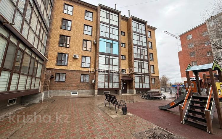 2-комнатная квартира · 74 м² · 2/5 этаж, мкр Женис 33/3 за 40 млн 〒 в Уральске — фото 2