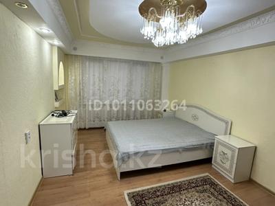 3-комнатная квартира · 62 м² · 5/5 этаж, Курмангазы — Мед колледж , коктем рынок за 200 000 〒 в Атырау, мкр Авангард-3