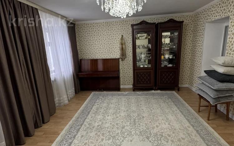 4-комнатная квартира · 102 м² · 4/9 этаж, Н.Назарбаева 226 за 24 млн ₸ в Уральске — фото 2