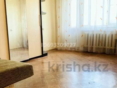 2-комнатная квартира, 49 м², 3/5 этаж, Ларина 7 за 12.5 млн 〒 в Уральске