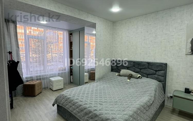 3-комнатная квартира, 60 м², 1/5 этаж, Валиханова 48 за 36 млн 〒 в Петропавловске — фото 2