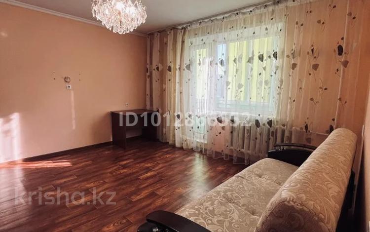 3-бөлмелі пәтер · 64 м² · 4/10 қабат, Степной 4 ш/а. 20, бағасы: 30.5 млн ₸ в Караганде, Казыбек би р-н — фото 4