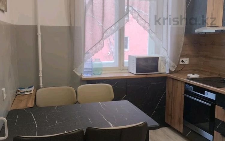 3-комнатная квартира · 81.3 м² · 2/4 этаж, Пр. Назарбаева 55 за 20 млн 〒 в Усть-Каменогорске, Ульбинский — фото 2