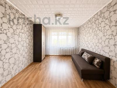 3-комнатная квартира · 62 м² · 5/5 этаж, Майкудук, 15й микрорайон за 10.2 млн ₸ в Караганде, Алихана Бокейханова р-н