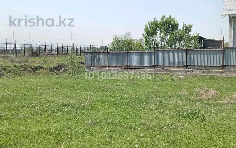 Жер телімі · 8 сотық, Алатау 26 — Учебный центр арка 3(военная часть), бағасы: 5 млн ₸ в Узынагаш — фото 2