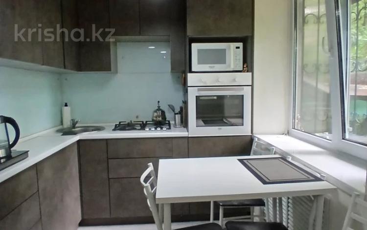 3-комнатная квартира · 60 м² · 1/4 этаж, мкр №6 за 37 млн ₸ в Алматы, Ауэзовский р-н — фото 12