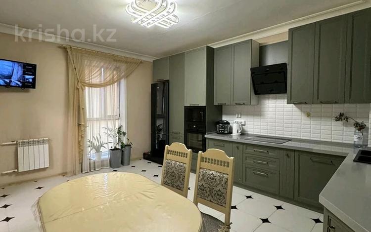 Отдельный дом • 4 комнаты • 484 м² • 8 сот., Бакирова . за 139 млн 〒 в Павлодаре — фото 2