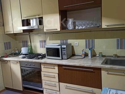 3-комнатная квартира · 80 м² · 1/5 этаж, ул. Нурлы жол — ул. Габдуллина/Атакент за 300 000 ₸ в Алматы, Бостандыкский р-н