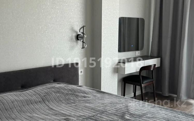 2-бөлмелі пәтер · 70 м² · 2/17 қабат, Центральный ш/а., Сатпаева 17, бағасы: 15 000 ₸ в Атырау, мкр Центральный — фото 2