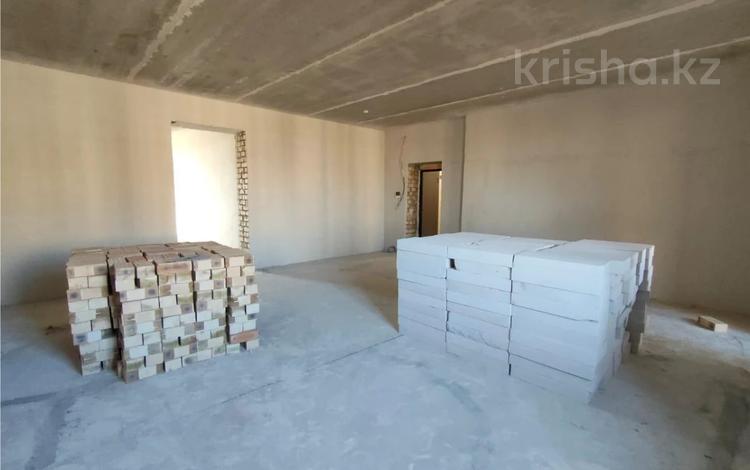 2-комнатная квартира · 66.3 м² · 9/10 этаж, мкр Юго-Восток, мкр Юго-Восток ул. Карбышева — рынок Арай за 28.5 млн ₸ в Караганде, Казыбек би р-н — фото 2