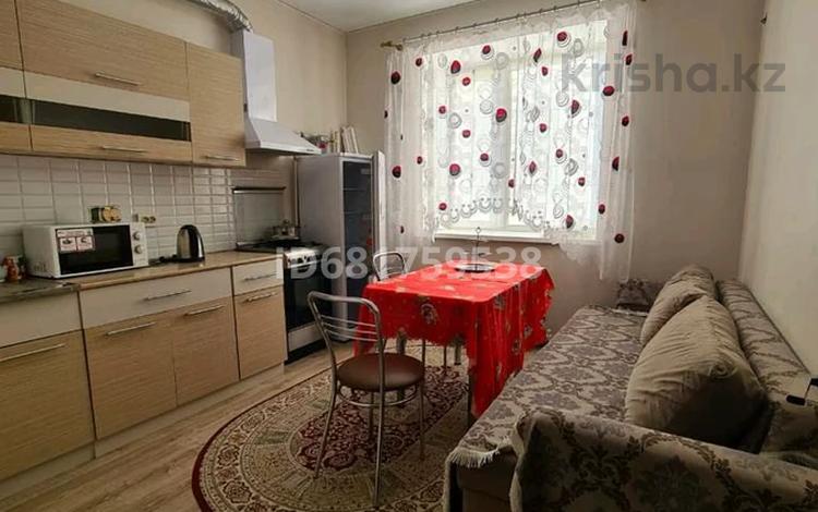 1-бөлмелі пәтер · 50 м² · 9/9 қабат, Алии Молдагуловой 30б, бағасы: 15 000 ₸ в Актобе — фото 2
