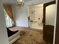 Отдельный дом · 7 комнат · 300 м² · 6 сот., Ақша батыра 73 — Дом находиться прямо в центре в золотом квадрате рядом Тигу университет за 65 млн 〒 в Таразе — фото 11