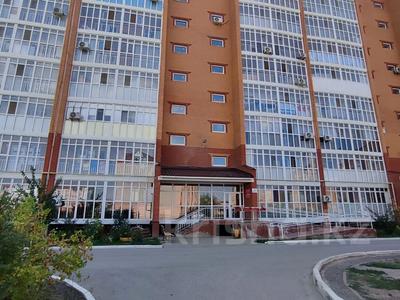 Продажа квартир в Западно-Казахстанской обл.: 2-комнатная квартира · 64 м² · 8/9 этаж, 10 мкр 25 — Бурлинская районная поликлиника за 22 млн 〒 2-комнатная квартира · 64 м² · 8/9 этаж, 10 мкр 25 — Бурлинская районная поликлиника за 22 млн 〒 в Аксае
