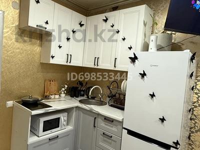 Сағатына пәтерлер в Актюбинской обл.: 1-бөлмелі пәтер · 20 м² · 7/25 қабат, мкр 11 112В — Тері сарай, бағасы: 1 500 〒 1-бөлмелі пәтер · 20 м² · 7/25 қабат, мкр 11 112В — Тері сарай, бағасы: 1 500 〒 в Актобе