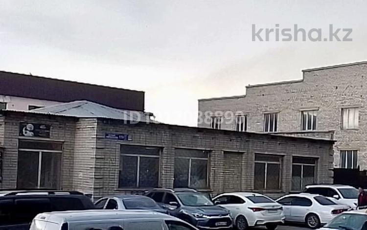 Кеңселер, дүкендер мен бутиктер, қоймалар · 1200 м², бағасы: 600 млн ₸ в Семее — фото 2