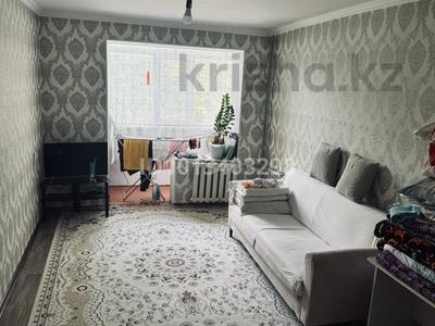 1-бөлмелі пәтер · 37 м² · 2/4 қабат, 12-шағынаудан, Шоқан Уалиханова 235 — 43 Жалпы орта біліп беретін Мектептің жанында, бағасы: 10 млн ₸ в Шымкенте, Енбекшинский р-н