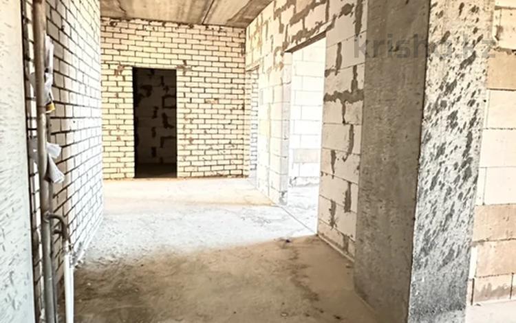 4-комнатная квартира · 124.7 м² · 6/10 этаж, Абулхаирхана 147 за 38 млн 〒 в Уральске — фото 2