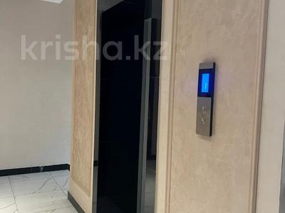 4-комнатная квартира · 139.3 м² · 4/8 этаж, Береке 77 за 80 млн 〒 в Костанае