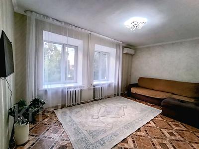 2-комнатная квартира · 50 м² · 2/3 этаж, Гумара Караша 12 — Университет ЗКГУ за 10 000 ₸ в Уральске