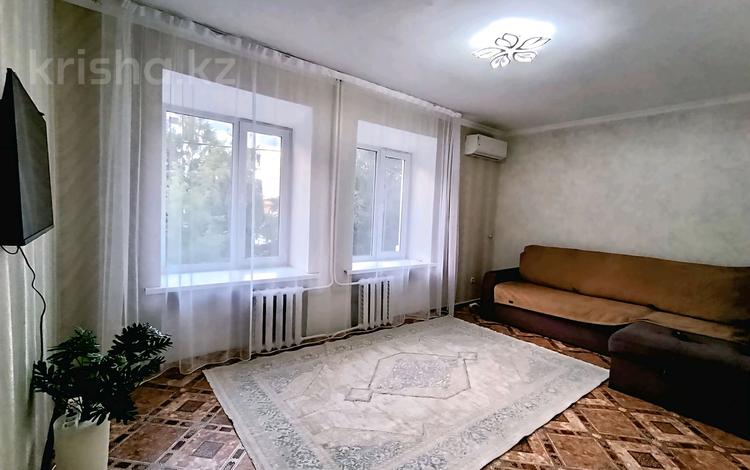 2-комнатная квартира · 50 м² · 2/3 этаж, Гумара Караша 12 — Университет ЗКГУ за 10 000 ₸ в Уральске — фото 2