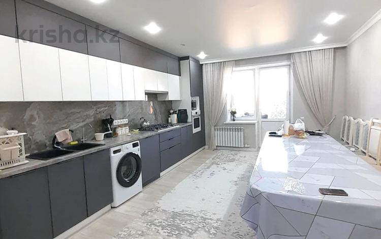3-бөлмелі пәтер · 105 м² · 5/9 қабат, Самал — ГЭН, 37школа, бағасы: 43 млн ₸ в Уральске — фото 8