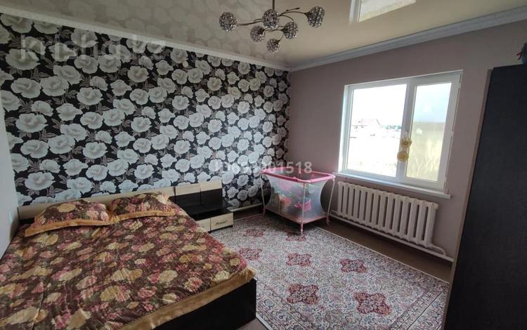 Отдельный дом · 4 комнаты · 120 м² · 20 сот., Дача Сары-Булак 19 — В сторону Аэропорта,участок 20 соток,удобно для содержания скота,холодная горячая вода в доме,туалет душ в доме!торг за 15 млн ₸ в Талдыкоргане, мкр военный городок Жулдыз — фото 2