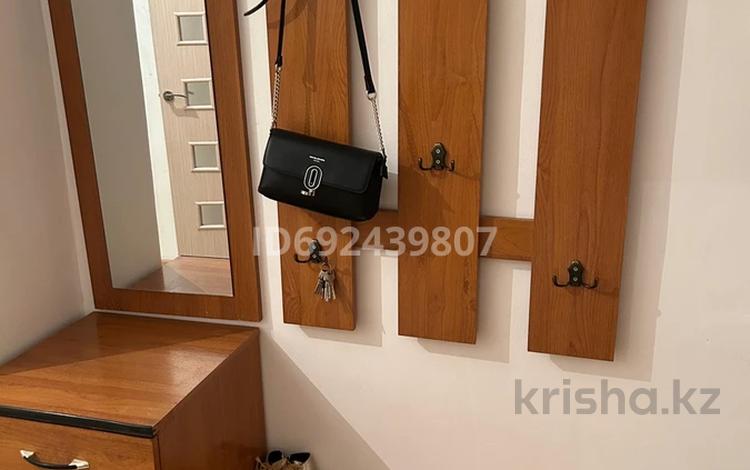 2-комнатная квартира · 63 м² · 5/5 этаж, Тауелсиздик 49 за 130 000 ₸ в  — фото 6