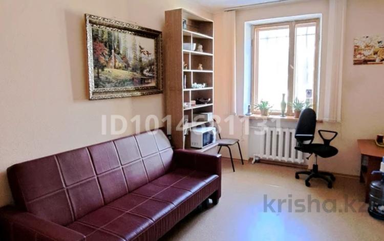 2-комнатная квартира · 59 м² · 1/2 этаж, Жамбыла 8 — Костенко за 27.2 млн ₸ в Караганде, Казыбек би р-н — фото 3