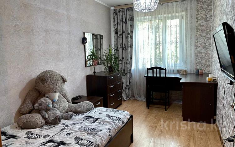 3-комнатная квартира, 60 м², 2/4 этаж, мкр №10 А 14 за 31.5 млн 〒 в Алматы, Ауэзовский р-н — фото 9