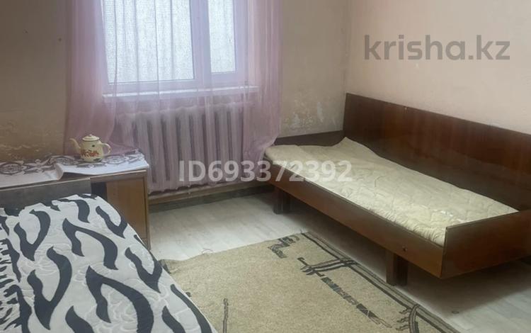 1-комнатная квартира, 12 м² помесячно, мкр Коккайнар 63 за 40 000 〒 в Алматы, Алатауский р-н — фото 2