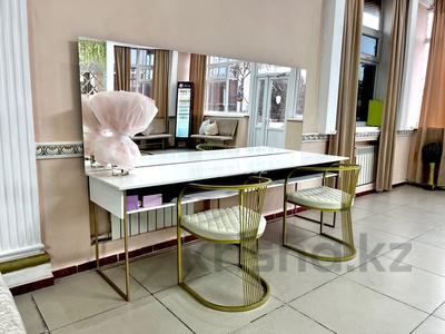 Салоны красоты · 90 м² за 200 000 〒 в Таразе, мкр Акбулым