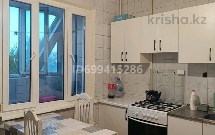 2 бөлме · 54 м² · 7 қабат, мкр Аксай-1 18 — Толеби момышулы, бағасы: 70 000 ₸ в Алматы, Ауэзовский р-н — фото 2