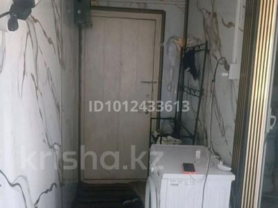 3-комнатная квартира · 59 м² · 5/5 этаж, Такен Алимкулов дом 2 кв 17 — Находится напротив верхный рынок за 20.5 млн ₸ в Шымкенте, Аль-Фарабийский р-н