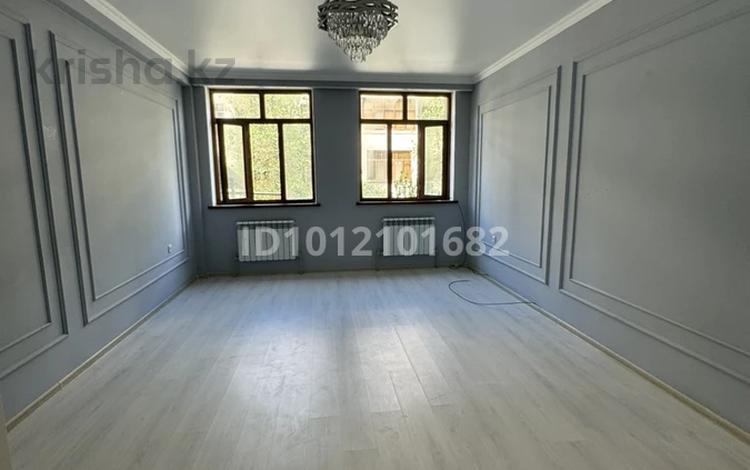 2-бөлмелі пәтер · 72 м² · 1/4 қабат, 17-й микрорайон, 17-й микрорайон 26 — Еримбетова, бағасы: 30.5 млн ₸ в Шымкенте, Аль-Фарабийский р-н — фото 2