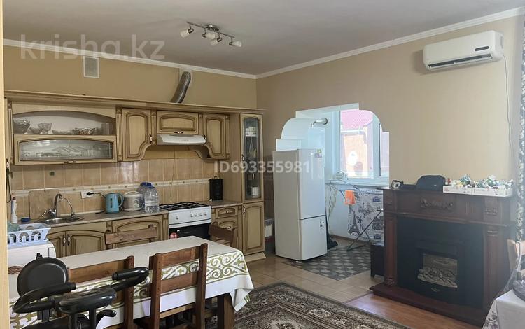 2-бөлмелі пәтер · 64 м² · 2/2 қабат, 12 ш/а., Байтурсынова 2, бағасы: 18 млн ₸ в Актобе, мкр 12 — фото 2