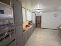 Жеке үй · 7 бөлме · 230 м² · 10 жүзд., Жас желек 19, бағасы: 35 млн ₸ в Атырау — фото 27