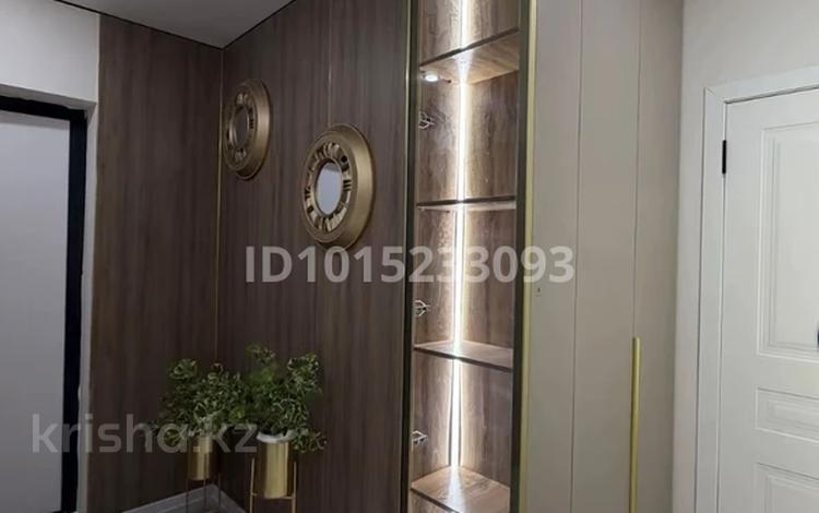 3-бөлмелі пәтер · 60 м² · 2/9 қабат, Раимбека 590 16, бағасы: 43 млн ₸ в Алматы — фото 2
