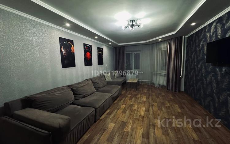 2-бөлмелі пәтер · 80 м² · 8/15 қабат, Шакарима 60 — Шакарима-Кабанбай Батыра, бағасы: 14 000 ₸ в Семее — фото 2