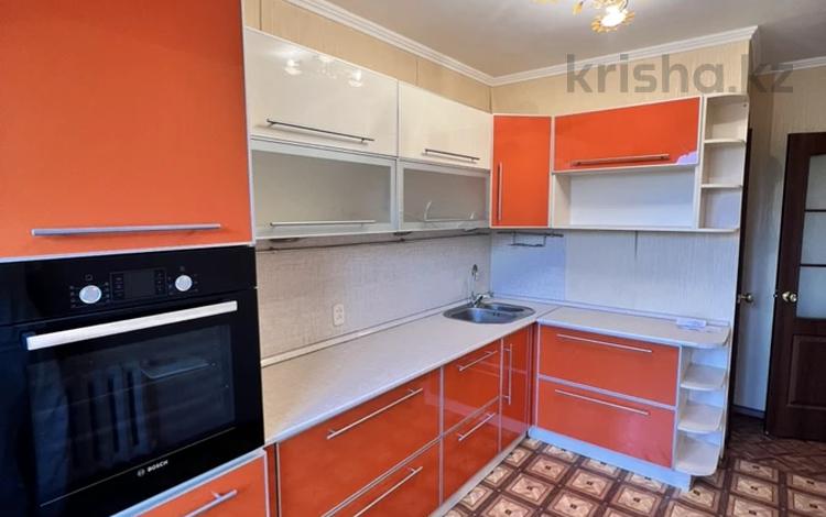 3-комнатная квартира · 62.3 м² · 4/9 этаж, 4 мкр 4а за 21 млн ₸ в Уральске — фото 2