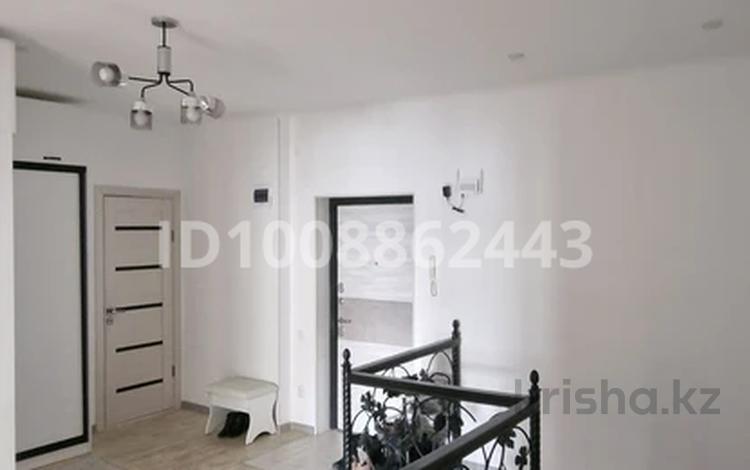 4-комнатная квартира · 164 м² · 1/5 этаж, мкр 4 29 за 38.5 млн ₸ в Уральске — фото 2