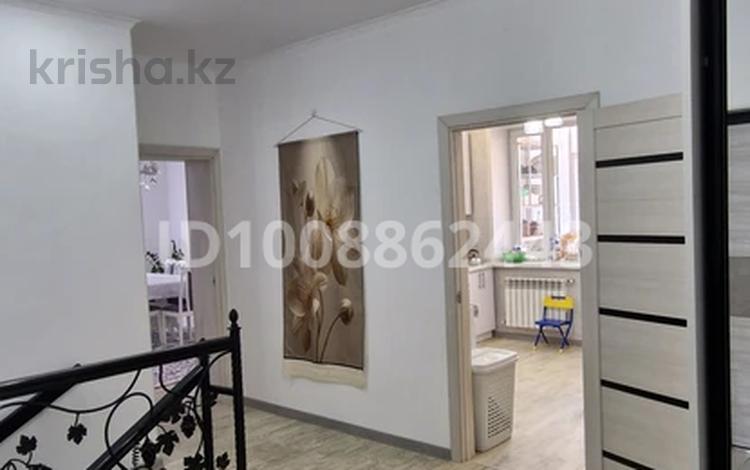 4-комнатная квартира · 164 м² · 1/5 этаж, мкр 4 29 за 38 млн ₸ в Уральске — фото 19
