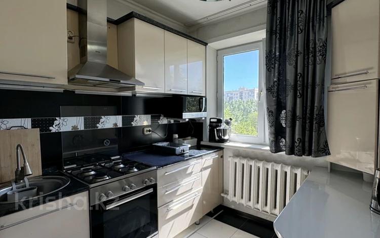 3-комнатная квартира · 62 м² · 5/5 этаж, Строителей 17 за 22 млн ₸ в Караганде, Казыбек би р-н — фото 2