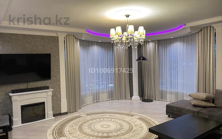3-комнатная квартира · 117 м² · 18/21 этаж, Достык 97б за 800 000 ₸ в Алматы, Медеуский р-н — фото 2