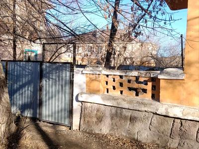 Пәтерлер в Актюбинской обл.: 2-бөлмелі пәтер · 45 м² · 1/2 қабат, мкр Жилгородок 5, бағасы: 10 млн 〒 2-бөлмелі пәтер · 45 м² · 1/2 қабат, мкр Жилгородок 5, бағасы: 10 млн 〒 в Актобе