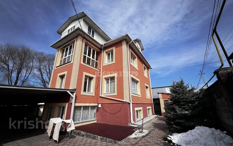 Отдельный дом · 8 комнат · 350 м² · 6 сот., Макатаева 28 за 190 млн ₸ в  — фото 2