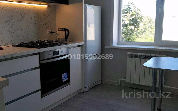 2-комнатная квартира · 54 м² · 5/5 этаж, Юности 45 за 19.8 млн ₸ в Семее — фото 2