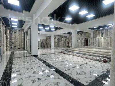 Еркін, кеңселер, дүкендер мен бутиктер, қоймалар, сұлулық салондары, ауыл шаруашылығы, монша, қонақ үй және демалыс орындары, медорталықтар мен дәріханалар, ойын-сауық · 1050 м², бағасы: 240 млн ₸ в Атамекене